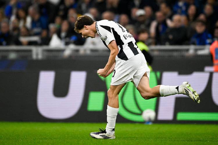 表现出色!伊尔迪兹本赛季俱乐部+国家队出战9场,参与8粒进球