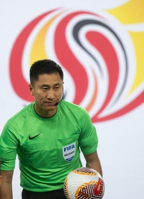 这边也不满马宁!伊拉克主帅:红牌很奇怪,主裁的判罚让我惊讶