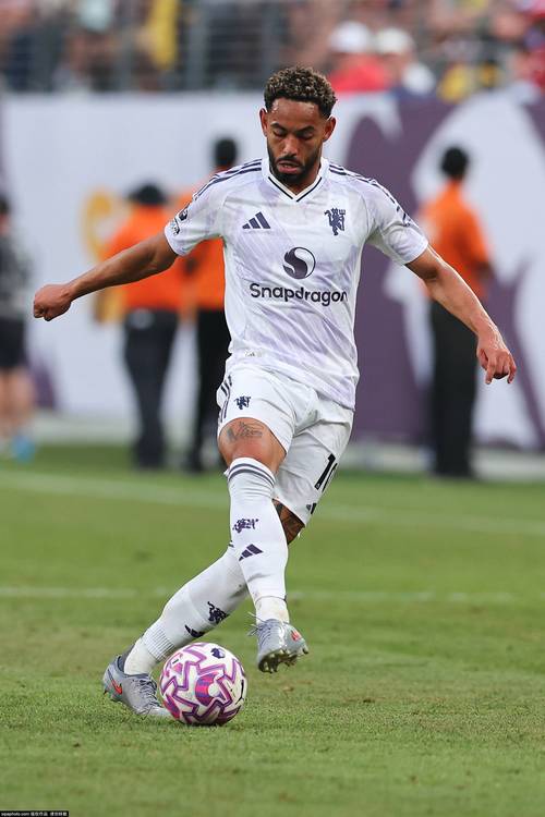 买了舍什科!罗马诺:曼联一度与葡体达协议,但约克雷斯只去枪手