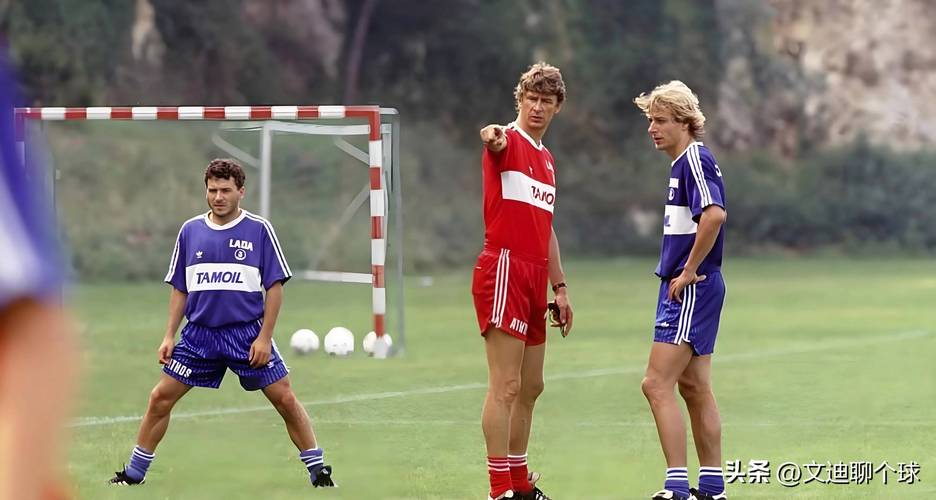 克林斯曼透露和勒夫共事期间趣事:他曾无照驾驶直升机,这很疯狂