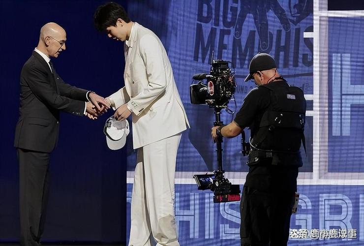 萧华：没想到杨瀚森这么快就获得如此大的关注 且不局限于中国