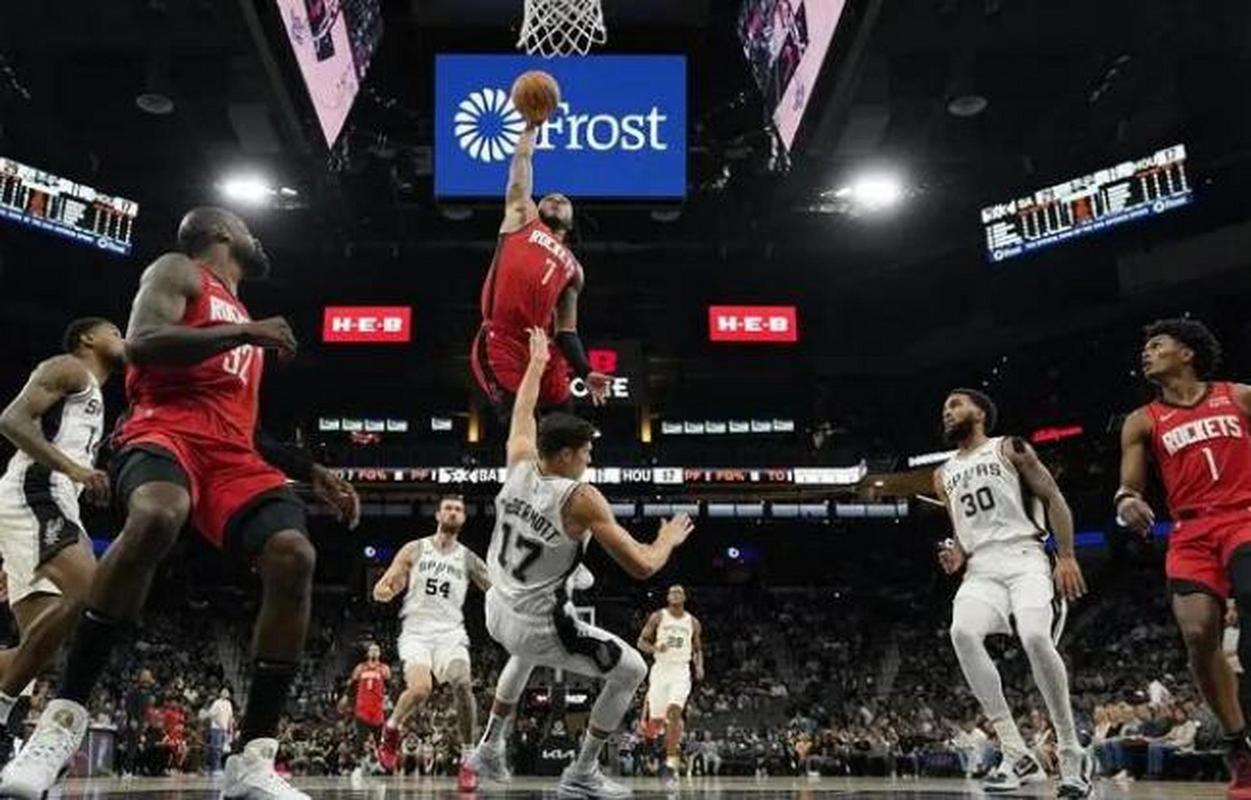 正负值-27有点惨！惠特摩尔季前赛首秀替补7中4砍10分1断1帽