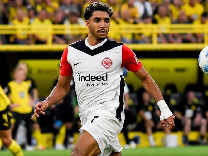 德天空记者:法兰克福给22岁左后卫布朗估价6000万欧