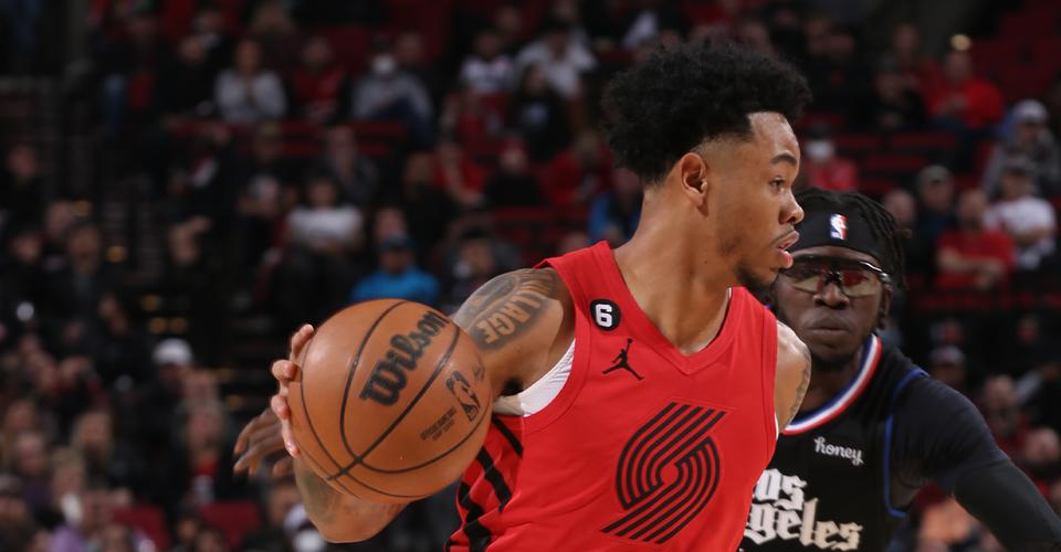 安芬尼-西蒙斯:当你成为一名球员 你将无法真正以观众身份看比赛