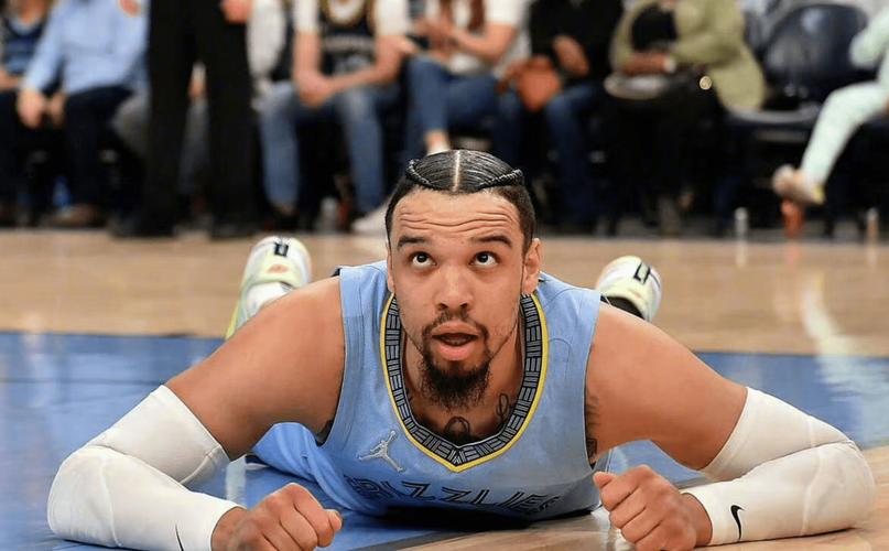 麦丹谈垃圾话风格：通常就是小声嘀咕几句 没恶意只是开玩笑罢了