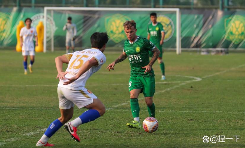 博主:国安备战与新鹏城比赛,除韩佳奇和斯帕吉奇外全员出席