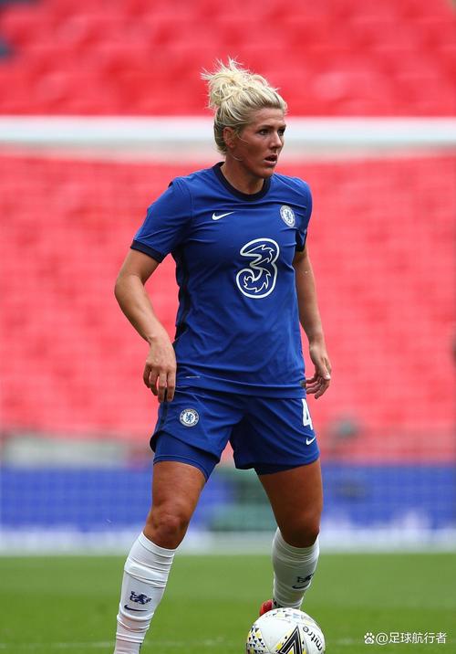 切尔西32岁女足队长米莉-布赖特宣布从英格兰退役:无法兼顾两边