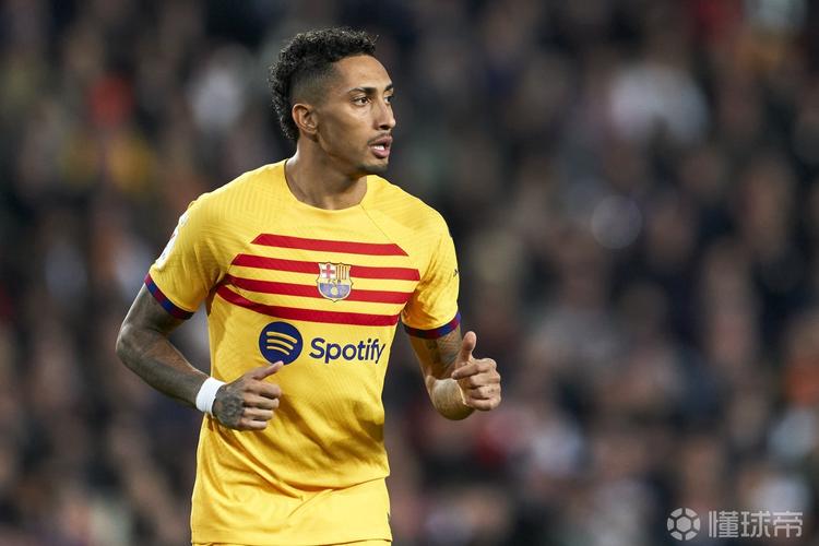 记者:拉菲尼亚缺战两场但能赶上国家德比 霍安-加西亚无缘战皇马