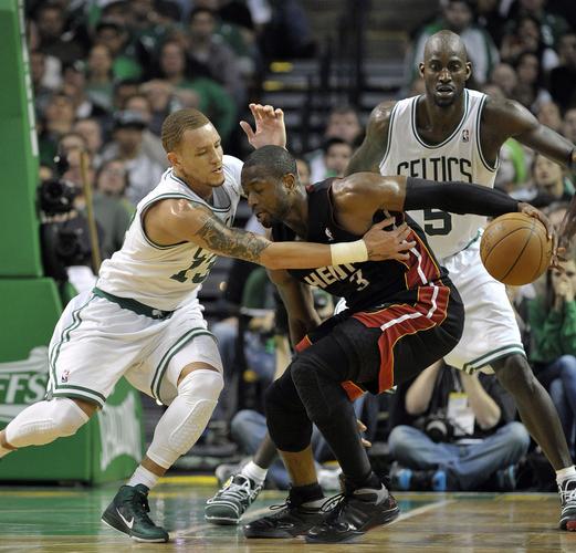 阿里纳斯谈詹姆斯&韦斯特“友妈门”:我甚至不知道这是真的假的