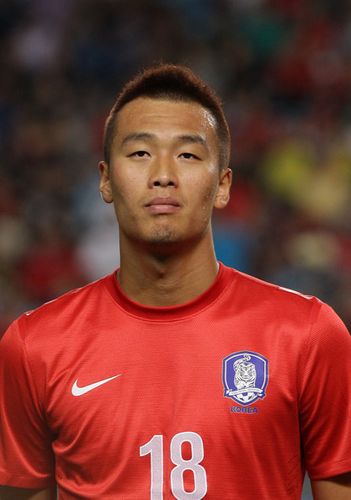 结束17年职业生涯!37岁前申花外援金信煜宣布赛季末退役