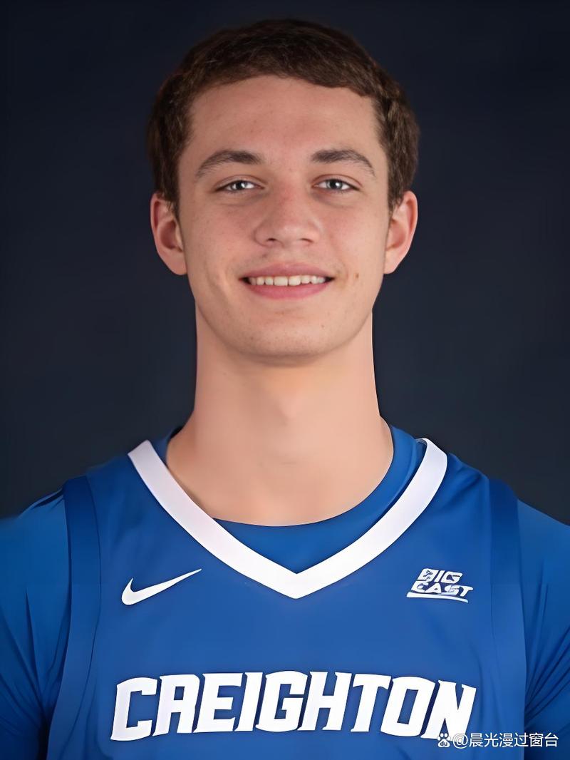 Scotto:快船已裁掉双向合同前锋特伦廷-弗劳尔斯