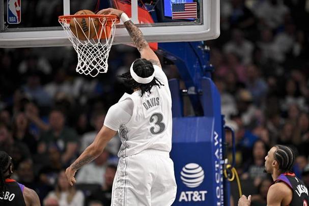 得吃得喝!浓眉半场出战19分钟 10中5&6罚全中砍下17分3板2助