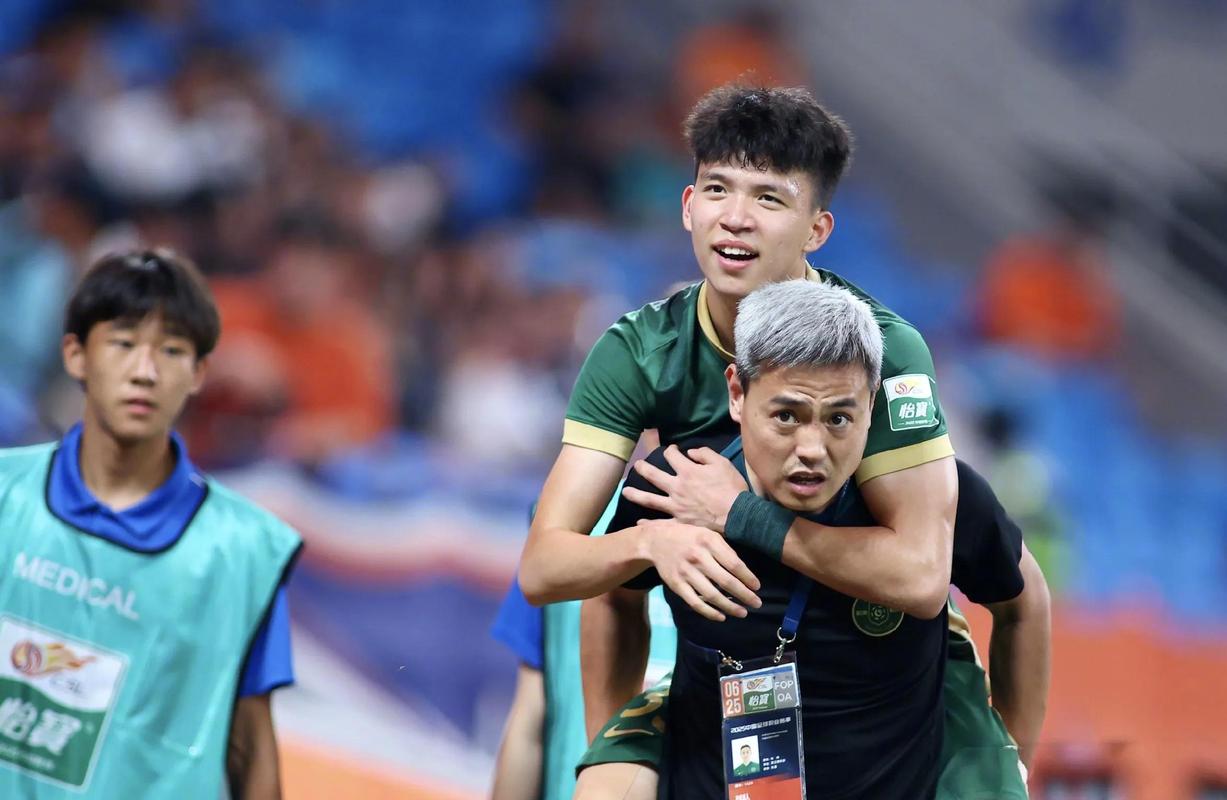 鲁媒:彭啸即将回到泰山队,几天后与王钰栋直接对话是看点之一