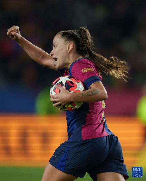 女足欧冠第二轮：罗马0-4巴萨、切尔西4-0巴黎FC，里昂、狼堡取胜