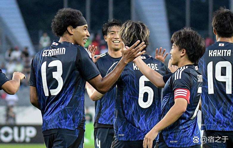 胜不骄,日媒:击败巴西后一早,旅欧日本球员纷纷乘机返回俱乐部