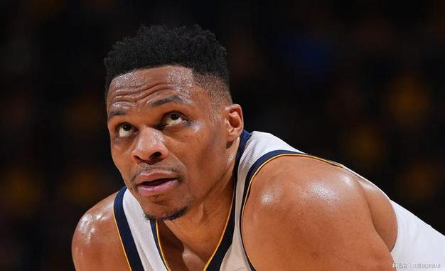 进至少7次全明星且效力7+球队：摩西-马龙/保罗/霍华德/卡特/威少