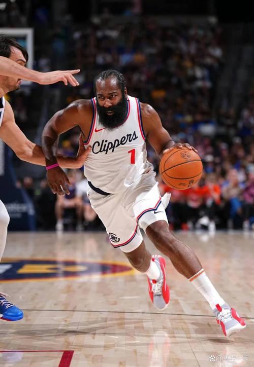 船记:小琼斯搭档哈登小卡祖巴茨净效率联盟第二 他有理由打首发