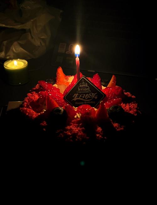 真挚的祝福!祝雄鹿球员克里斯-利文斯顿22岁生日快乐!🎂