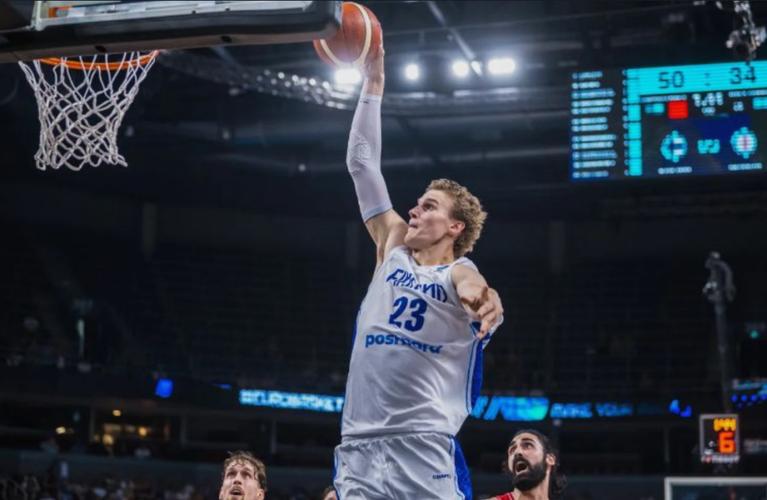 霍里:我认为马尔卡宁会去太阳 他们需要给布克找帮手