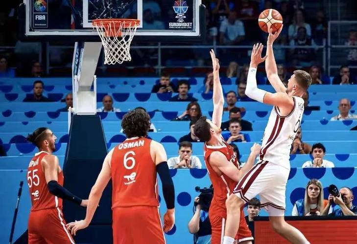 23.8%三分命中率!鹈鹕三分21投仅5中!半场结束落后火箭1分!