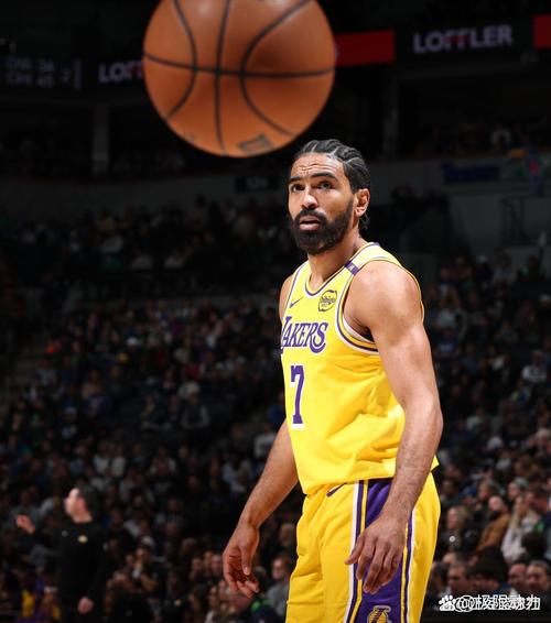 海斯谈文森特爆发:他在训练营就很出色 我喜欢搭档这种后卫