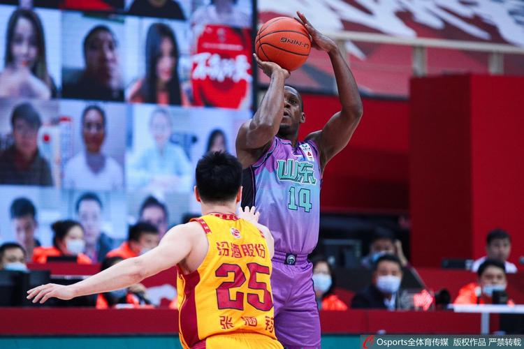 水花大山!大洛目前三分球5中4 过去两场三分11中7