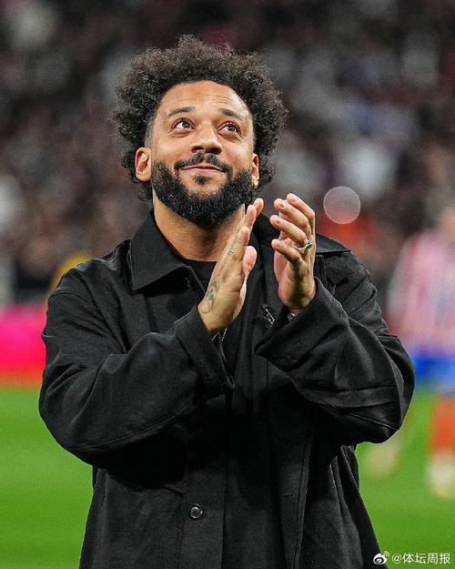 当面对线!皮克炮轰皇马靠裁判“抢劫”西甲冠军,马塞洛回应