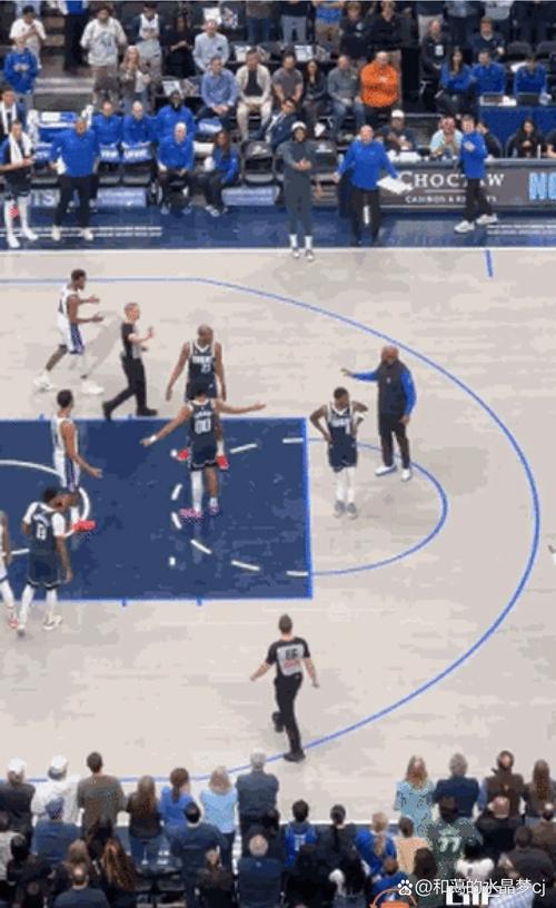 基德谈先发:防守没事进攻会陷入停滞 想用空切创造机会传球串联