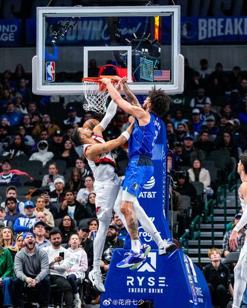 兢兢业业!莱夫利出战25分钟 7中5砍下12分11板2帽