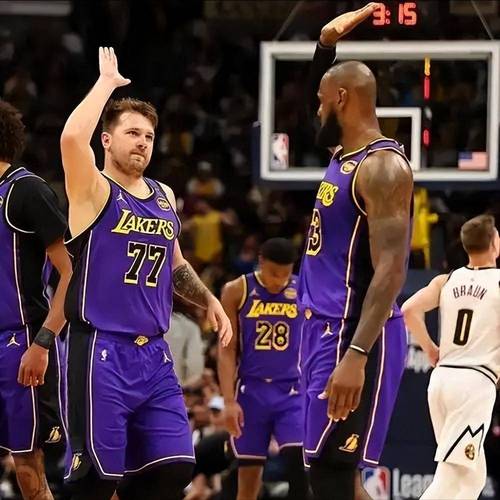 37-8冲击波!基德夸赞收官阵容:他们用正确方式打球 把球传活了