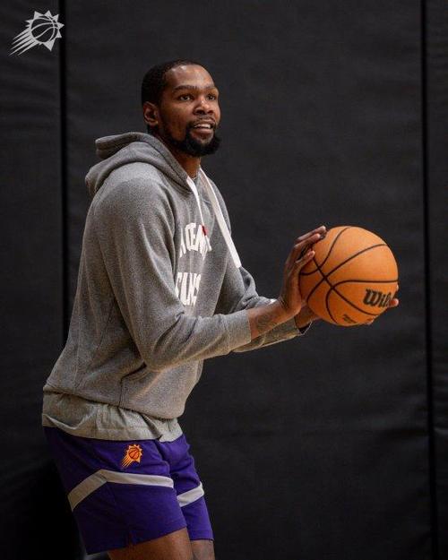 杜兰特回应“不是司机”:加油的是我 车子本身是我 推车的也是我