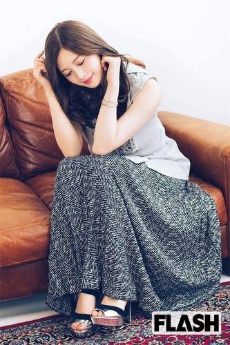 女主持：若性感粉丝给你发私信但你有女友...皮尔斯：我会回复Hi