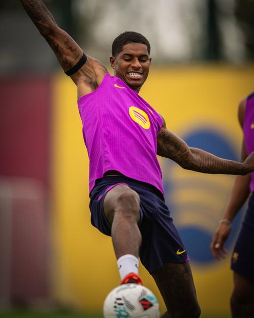 阿圭罗:拉什福德在巴萨的表现让人钦佩,他适应得非常好