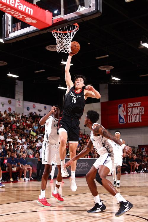 队媒:开拓者可尝试用杨瀚森和克林根组双塔 这样更有统治力