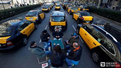 世体:巴塞罗那出租车协会宣布罢工,反对巴萨和Uber之间的协议