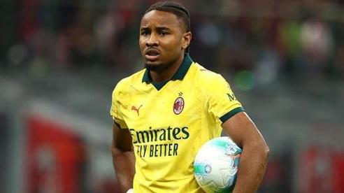 隆戈:奇克仍在接受治疗,但有望与恩昆库一起在对阵比萨时复出