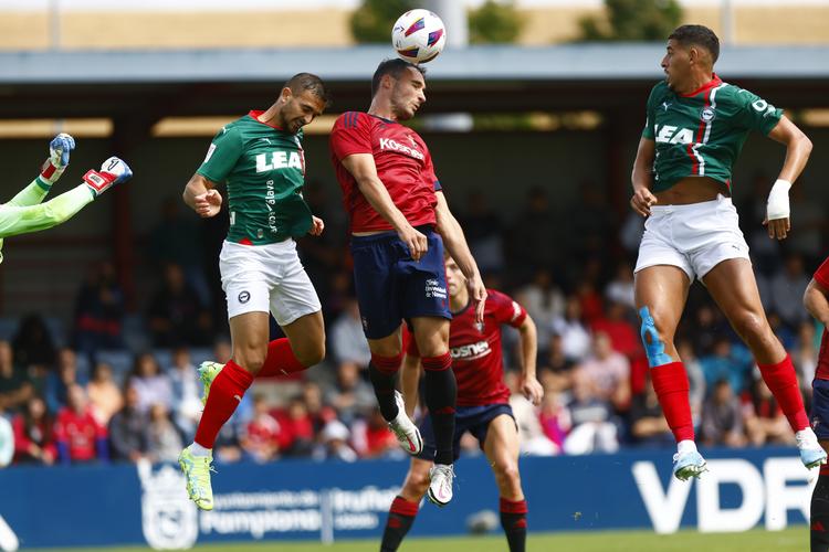 西甲彩经：瓦伦西亚力保不败