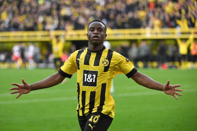 穆科科迎战旧主!多特发布欧冠战哥本哈根海报:必须拿下三分👊