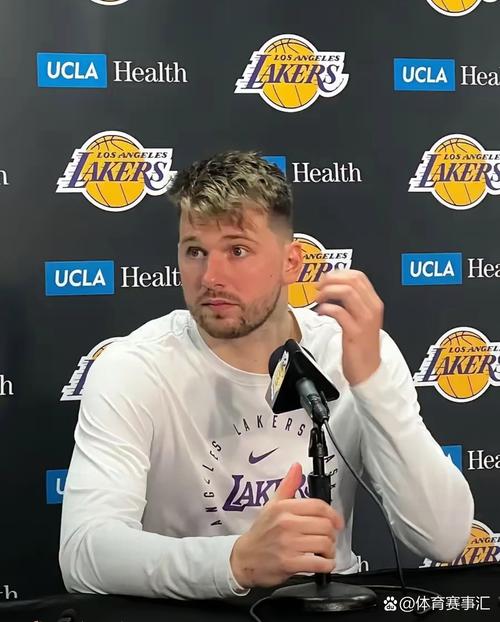 司机首秀2分4助&东契奇首秀10分8板4助！弗拉格首秀会是多少呢？