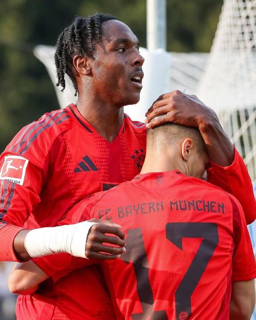 孔帕尼：我们本可以打进更多球 伦纳特-卡尔证明自己能帮助球队