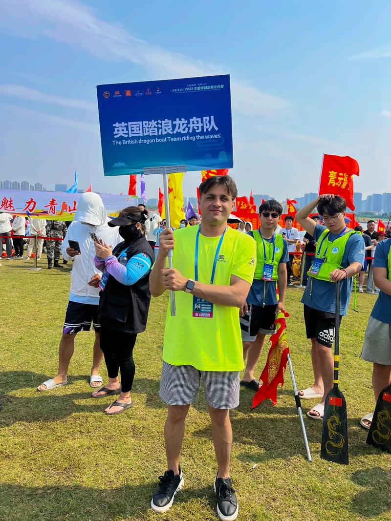 夺得世青赛冠军！摩洛哥队回国后举行了大巴巡游活动