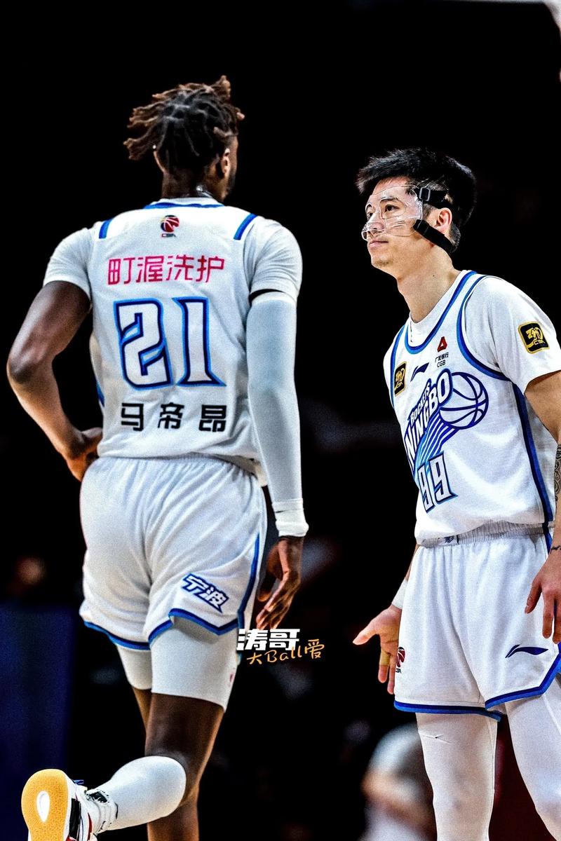 宁波男篮官博晒特里-泰勒报到视频：让我们开始吧！