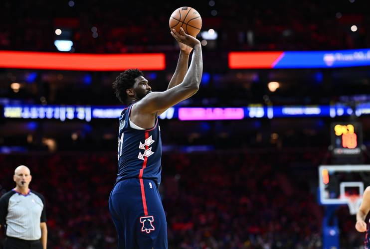 纳斯:恩比德今日将受上场时间限制 他能恢复到当前状态实属不易