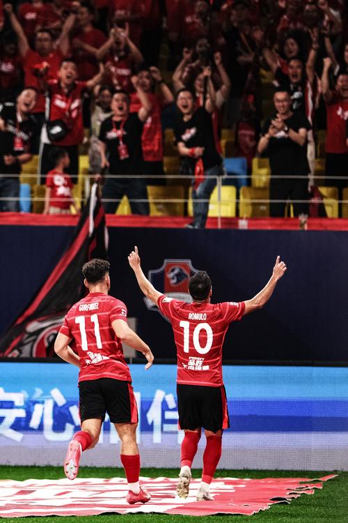 中超前四本轮亚冠：全主力申花取首胜 蓉城海港主场0-2 国安3-3平