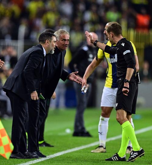 欧联杯第三轮比赛：费内巴切1-0斯图加特，罗马、里尔、维拉落败