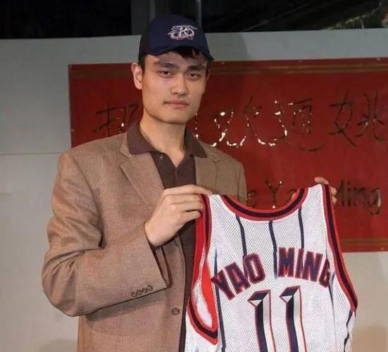 稳定环境对新秀很重要!汤帅换成范甘迪后 火箭对姚明的定位剧变