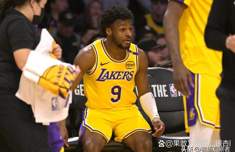 明天做核磁！里弗斯：小凯文-波特扭伤看起来很严重 希望一切顺利