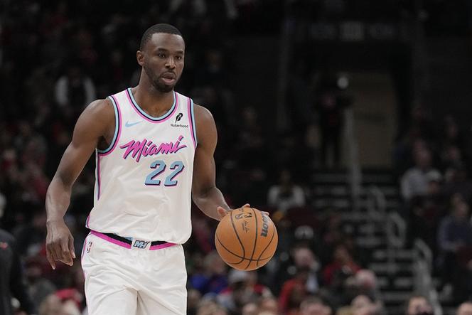 正负值-21全场最低！维金斯12中6&三分5中1拿到18分4板