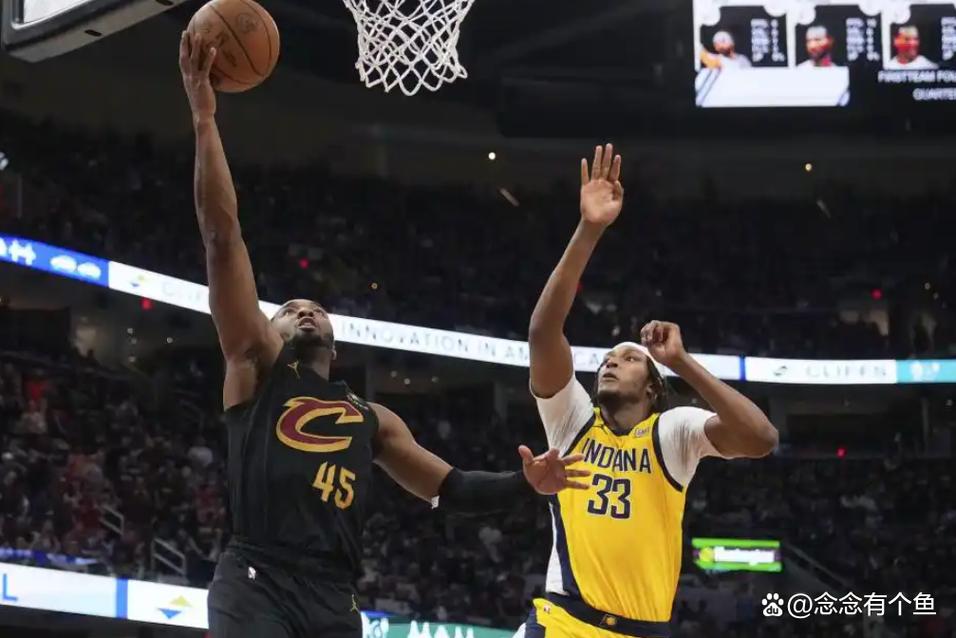 骑士第三节单节轰出37-22追平尼克斯 米切尔单节轰下21分