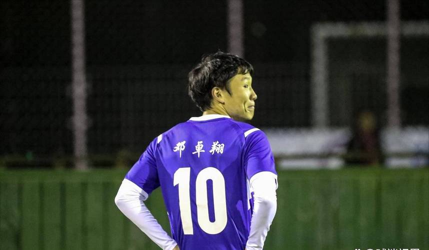 让我们一起为武汉三镇队代理主教练邓卓翔送上生日的祝福吧